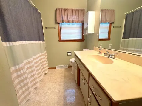 907 Poplar Avenue Marshall MN 56258