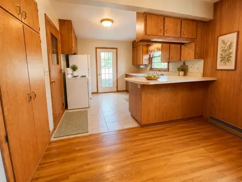 907 Poplar Avenue Marshall MN 56258