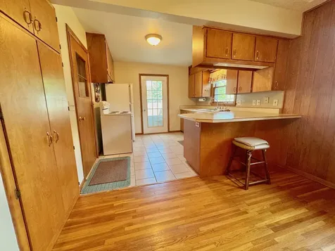 907 Poplar Avenue Marshall MN 56258