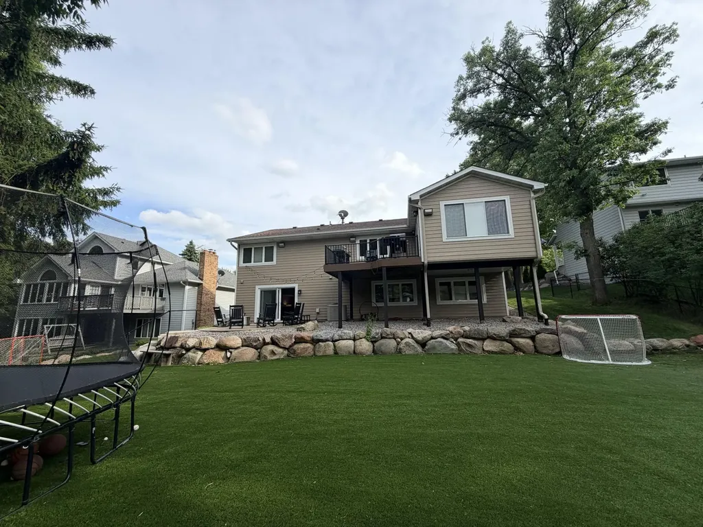 3042 12th Street NW New Brighton MN 55112