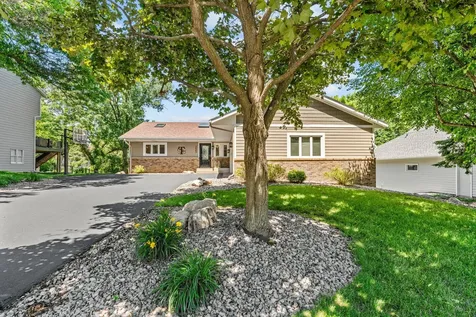3042 12th Street NW New Brighton MN 55112
