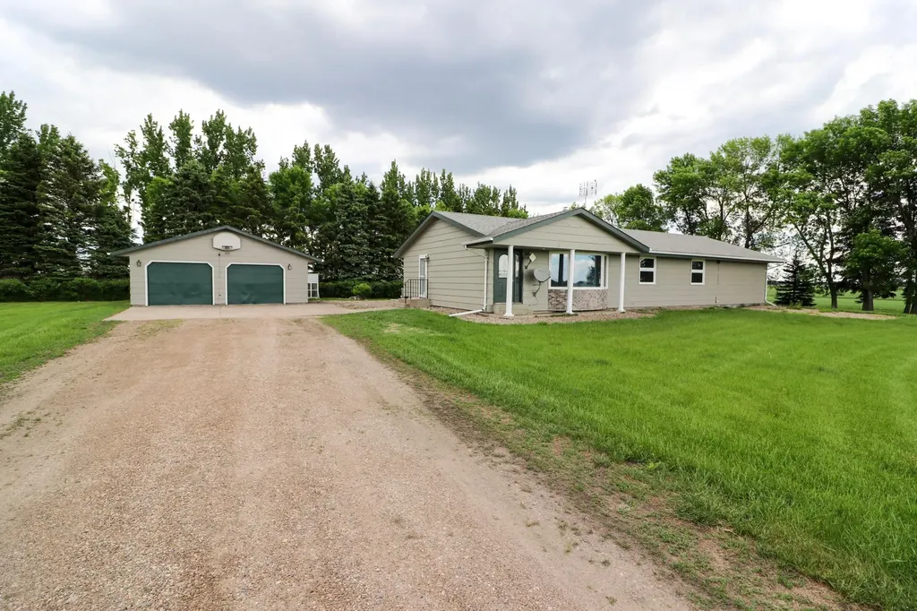1320 9th Avenue NE Thompson ND 58278