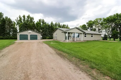 1320 9th Avenue NE Thompson ND 58278