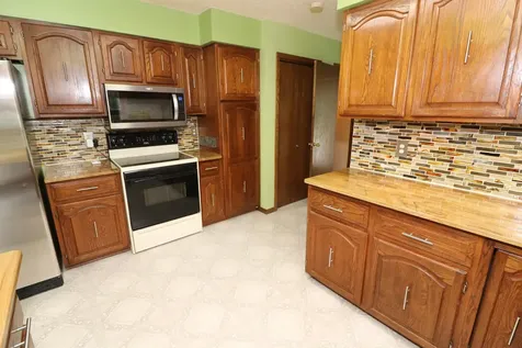 1320 9th Avenue NE Thompson ND 58278