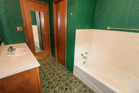1320 9th Avenue NE Thompson ND 58278