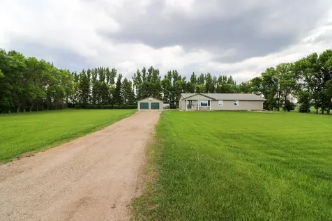 1320 9th Avenue NE Thompson ND 58278