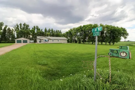 1320 9th Avenue NE Thompson ND 58278