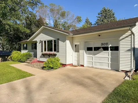 307 Hilltop Drive Goodhue MN 55027