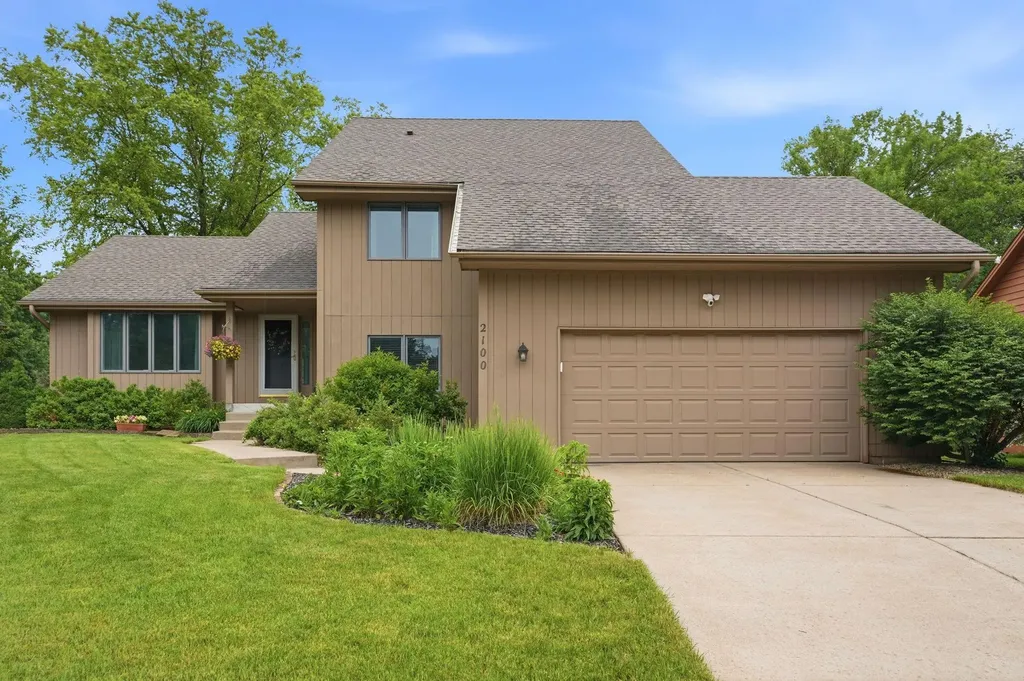2100 Edinbrook Court Brooklyn Park MN 55443