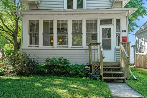 922 Armstrong Avenue Saint Paul MN 55102
