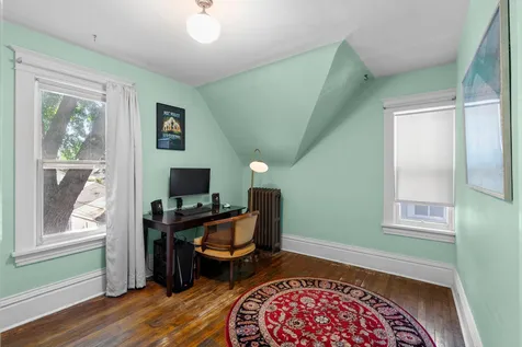 922 Armstrong Avenue Saint Paul MN 55102
