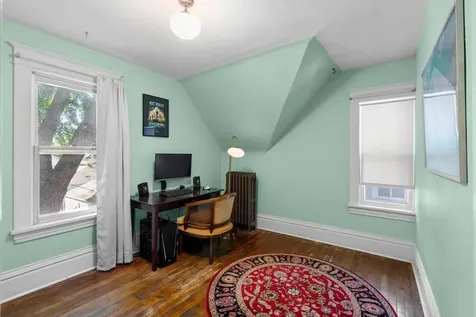 922 Armstrong Avenue Saint Paul MN 55102