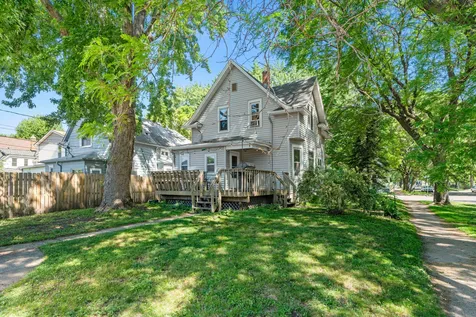 922 Armstrong Avenue Saint Paul MN 55102