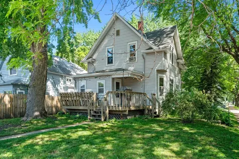 922 Armstrong Avenue Saint Paul MN 55102