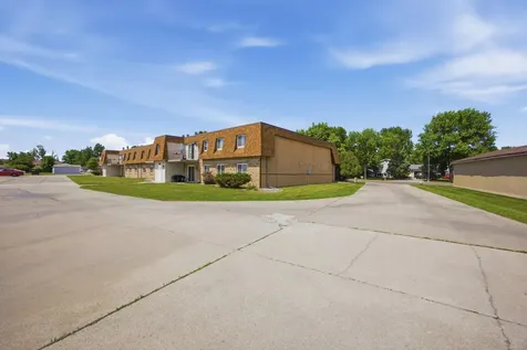 2320 20th Avenue S Fargo ND 58103