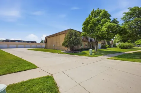 2320 20th Avenue S Fargo ND 58103