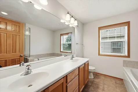 8262 Labont Way Eden Prairie MN 55344