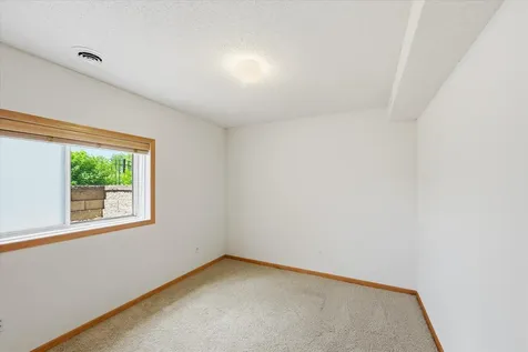 8262 Labont Way Eden Prairie MN 55344
