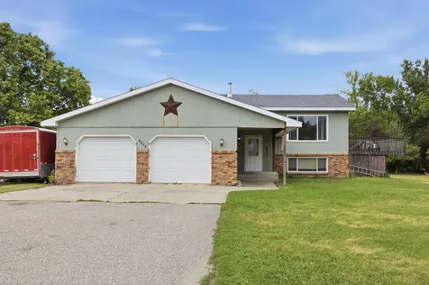3513 41st Avenue S Fargo ND 58104