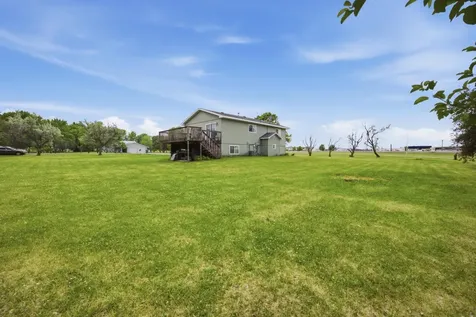 3513 41st Avenue S Fargo ND 58104