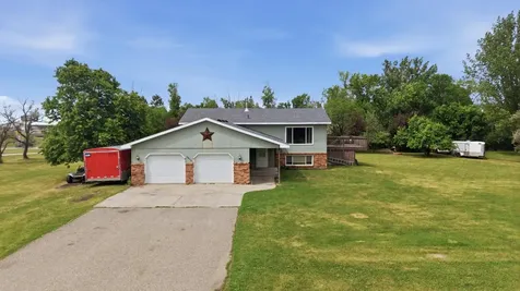 3513 41st Avenue S Fargo ND 58104