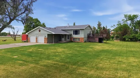 3513 41st Avenue S Fargo ND 58104