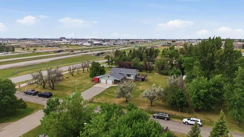 3513 41st Avenue S Fargo ND 58104