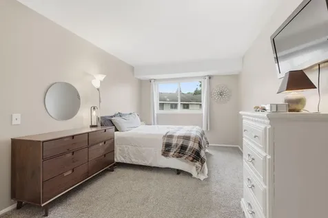 1411 Oak Leaf Lane Burnsville MN 55337