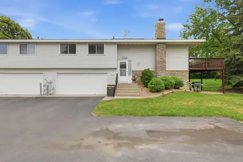 1411 Oak Leaf Lane Burnsville MN 55337