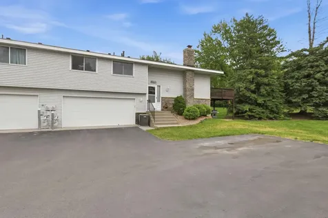 1411 Oak Leaf Lane Burnsville MN 55337