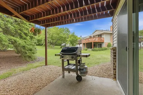 1411 Oak Leaf Lane Burnsville MN 55337