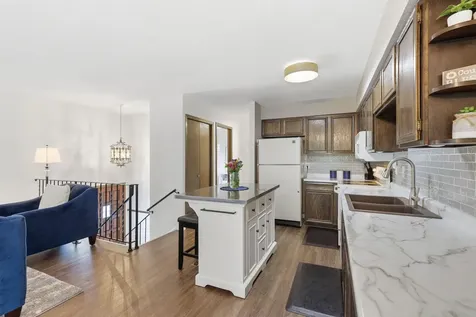 1411 Oak Leaf Lane Burnsville MN 55337