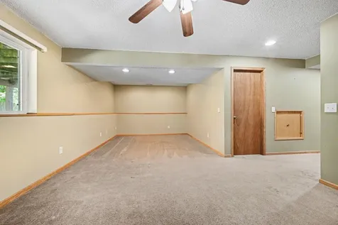 9674 Hale Avenue S Cottage Grove MN 55016