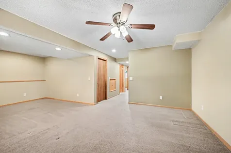 9674 Hale Avenue S Cottage Grove MN 55016
