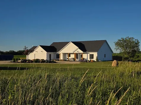 10319 30 Highway SW Hayfield MN 55940