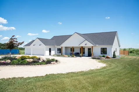 10319 30 Highway SW Hayfield MN 55940