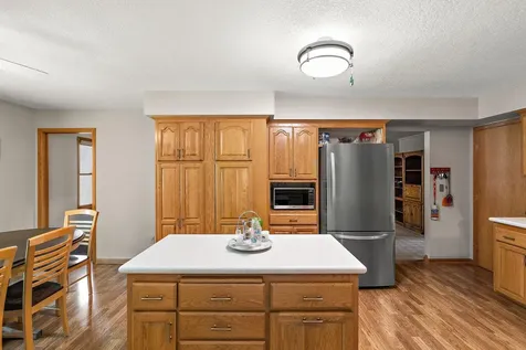 1265 Belmont Lane W Roseville MN 55113