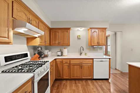1265 Belmont Lane W Roseville MN 55113