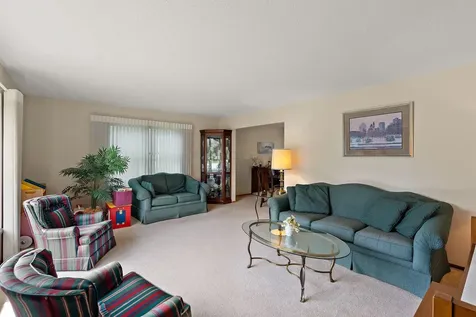 1265 Belmont Lane W Roseville MN 55113
