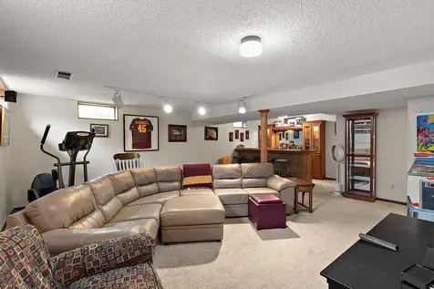 1265 Belmont Lane W Roseville MN 55113