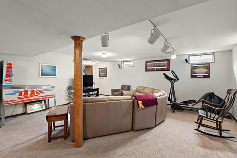 1265 Belmont Lane W Roseville MN 55113
