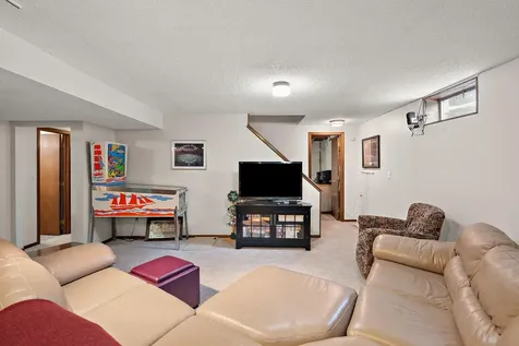 1265 Belmont Lane W Roseville MN 55113