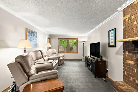 1265 Belmont Lane W Roseville MN 55113