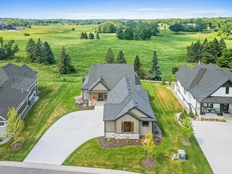 105 Spring Farm Road North Oaks MN 55127