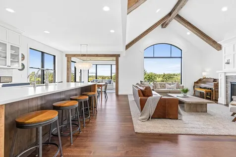 105 Spring Farm Road North Oaks MN 55127