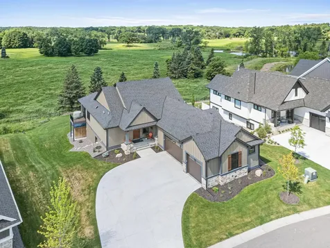 105 Spring Farm Road North Oaks MN 55127