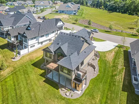 105 Spring Farm Road North Oaks MN 55127