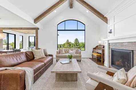 105 Spring Farm Road North Oaks MN 55127