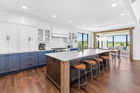 105 Spring Farm Road North Oaks MN 55127