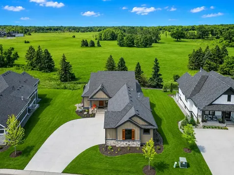 105 Spring Farm Road North Oaks MN 55127
